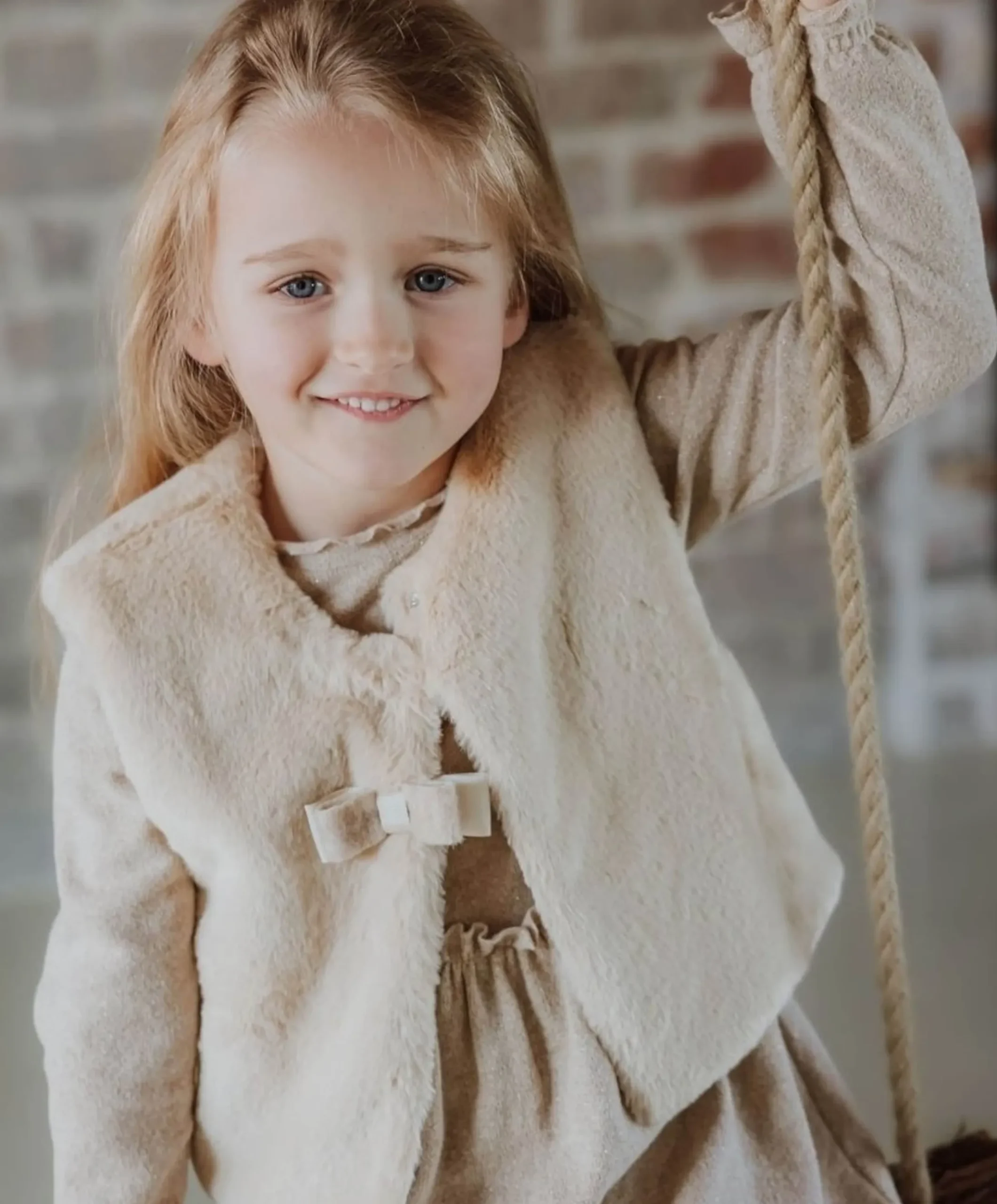 Meisjes gilet beige