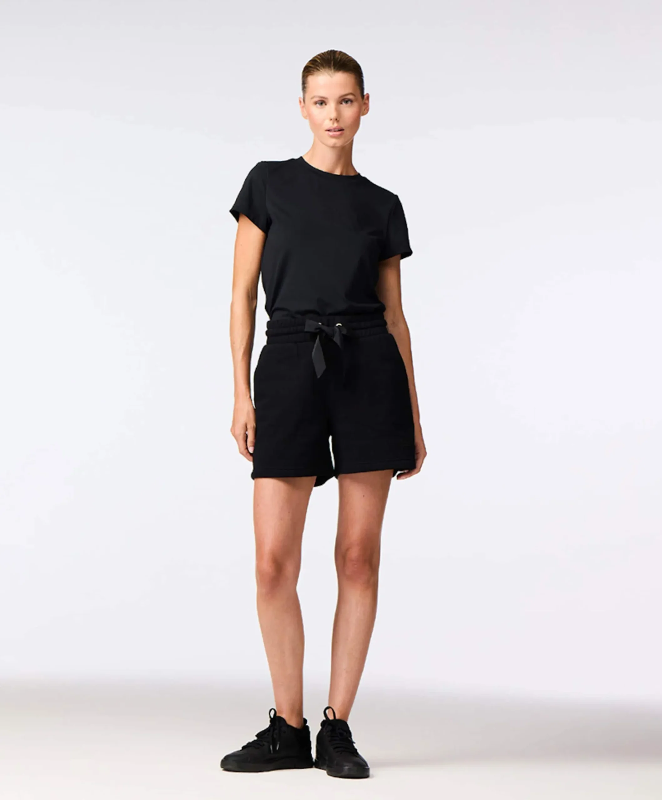 NICE short dames shorts zwart