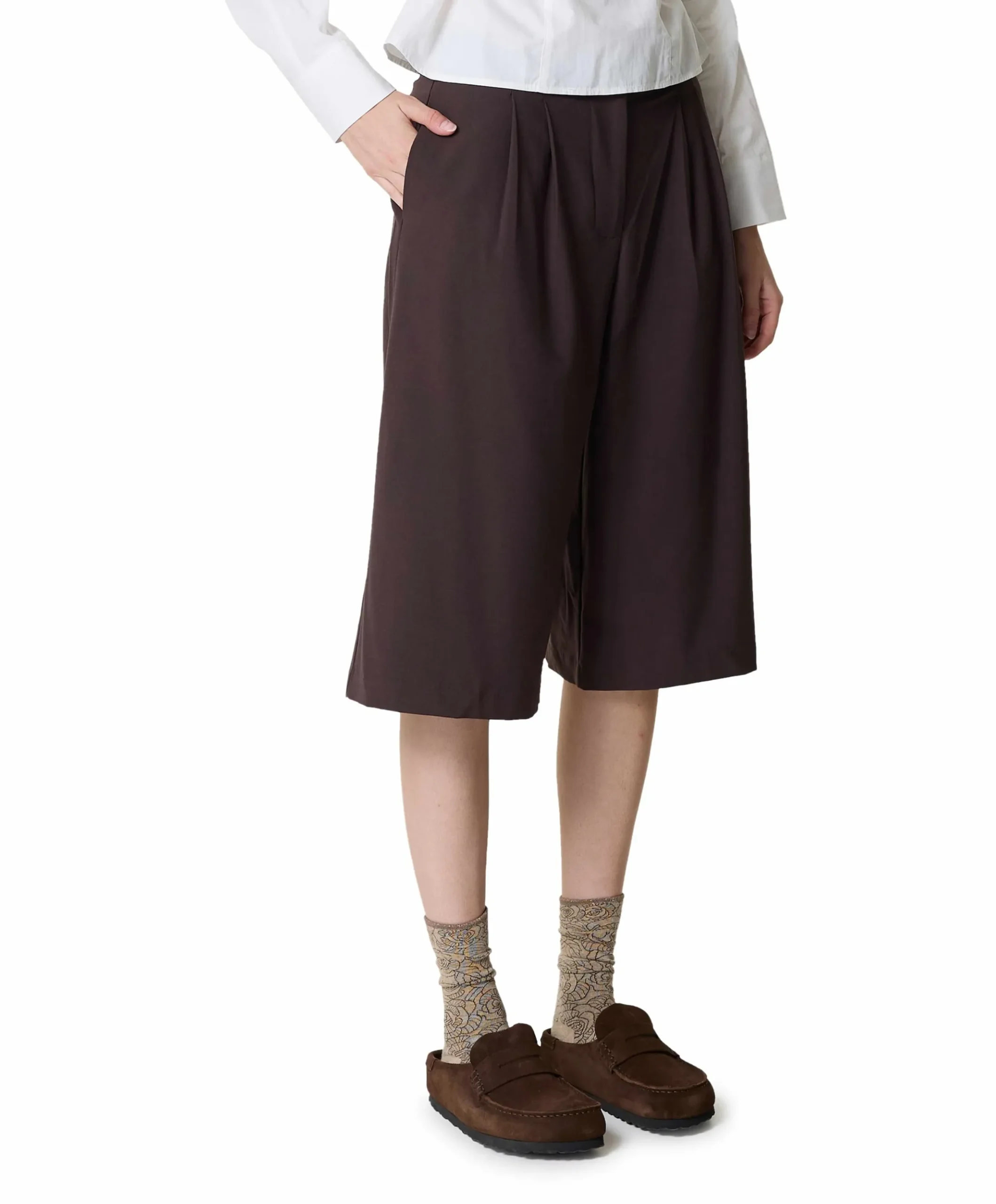 ONLKAMIA MW PLEAT BERMUDA SHORT TLR dames korte broek bruin
