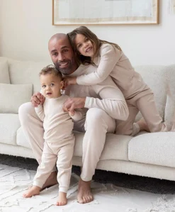 Uniseks pyjamaset bruin